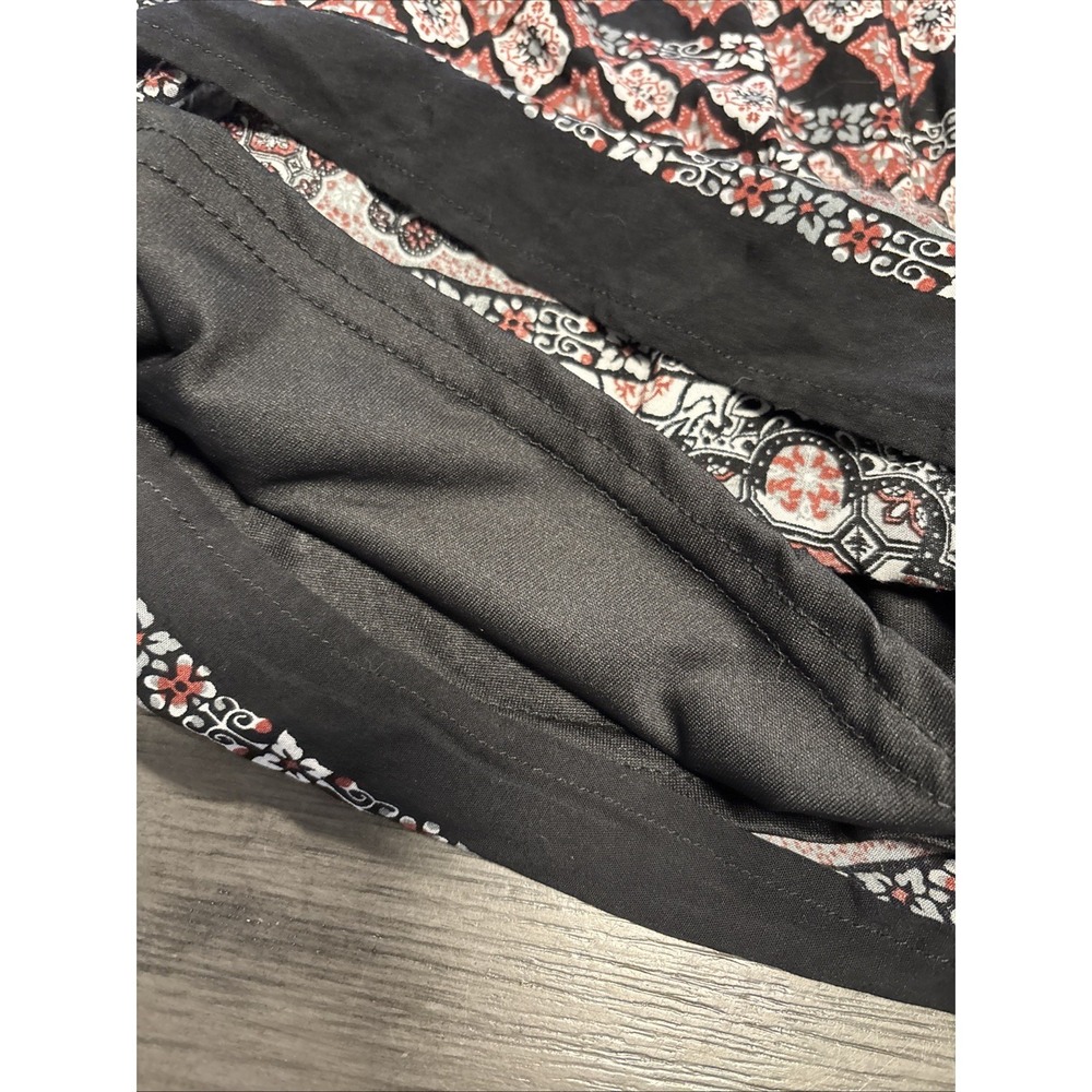 Sadie Robertson Size Medium S Deep-V Romper Jumper Black Rose‎ Floral Lined Boho - Picture 11 of 12
